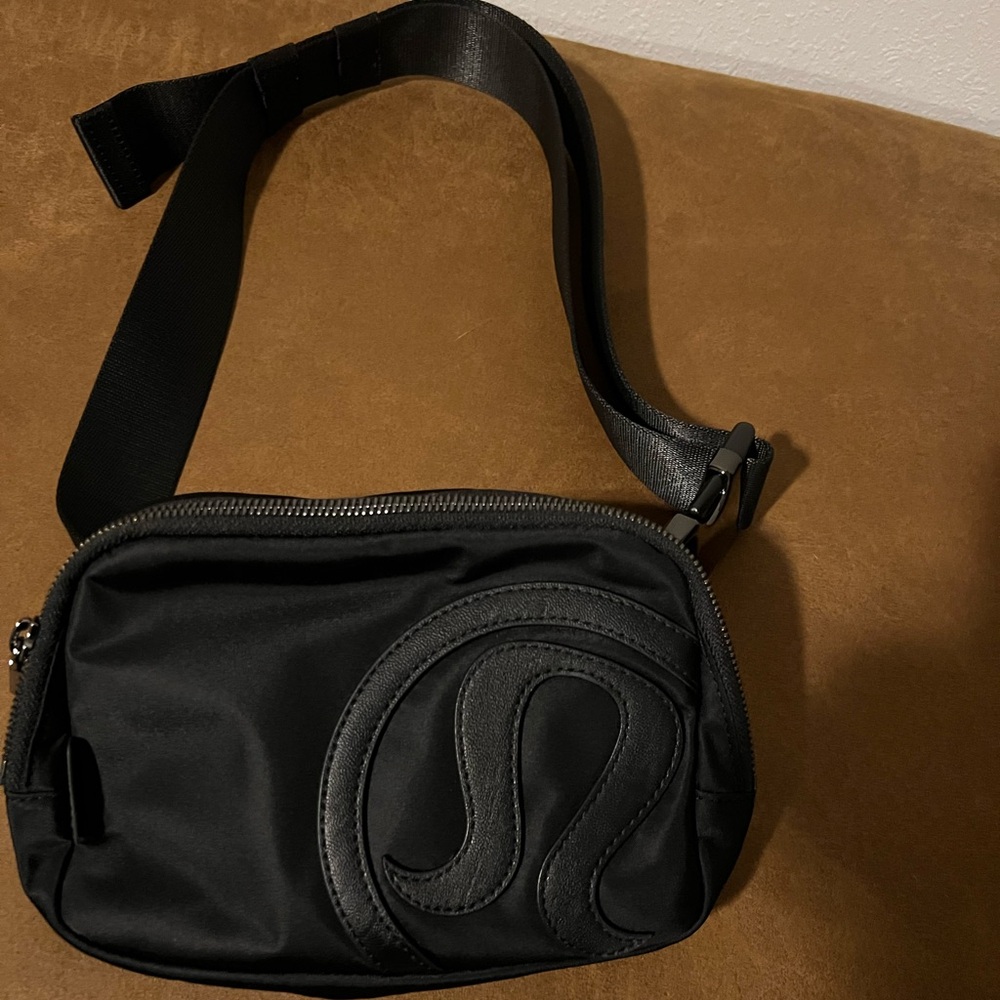 Lululemon Everywhere Belt Bag with Metal hardware.